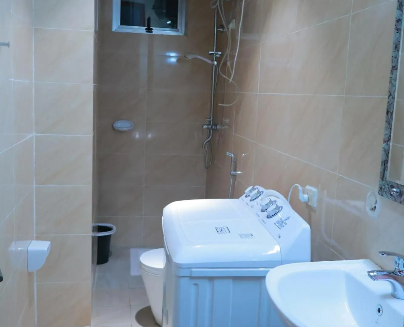 Spacious 5-Bedroom Apartment In The Heart Of Bole Αντίς Αμπέμπα Αιθιοπία